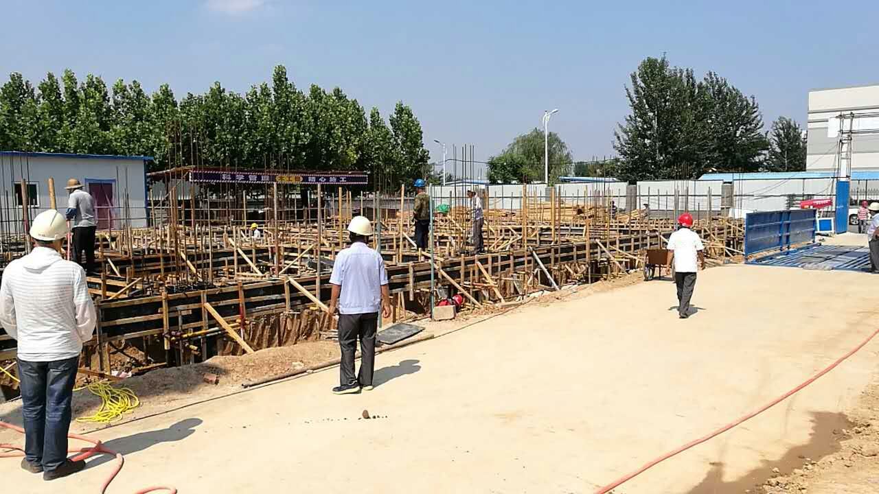 w66给利老牌机器二期工程项目全速推进，今日正式进入地面建筑建设阶段.jpg